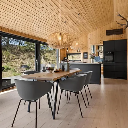 3 Bedroom Cozy In *